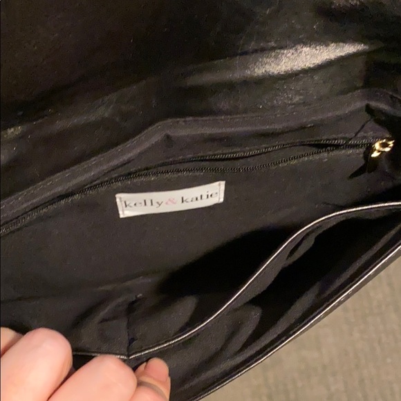 NEW!! Kelly & Katie new cross body purse - Picture 4 of 7